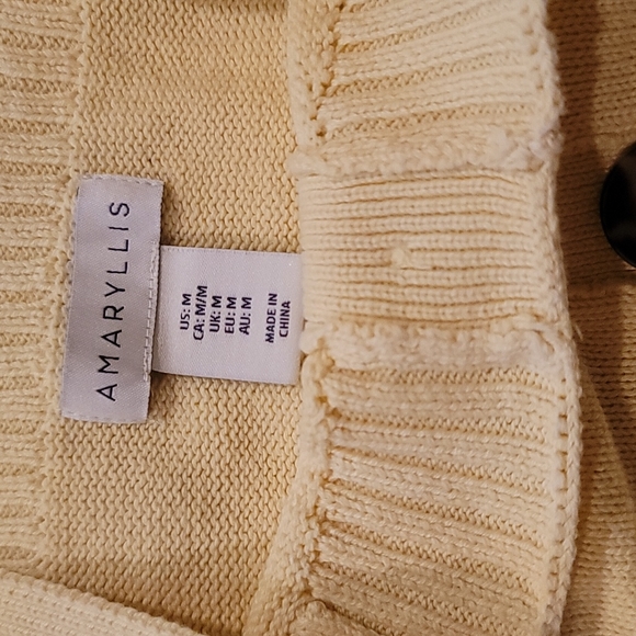 Yellow knitted sleeveless top - Picture 3 of 5